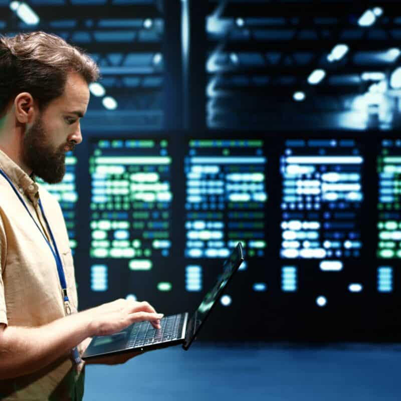 Scalable IT infrastructure for small businesses in Ontario with cloud computing and secure network systems